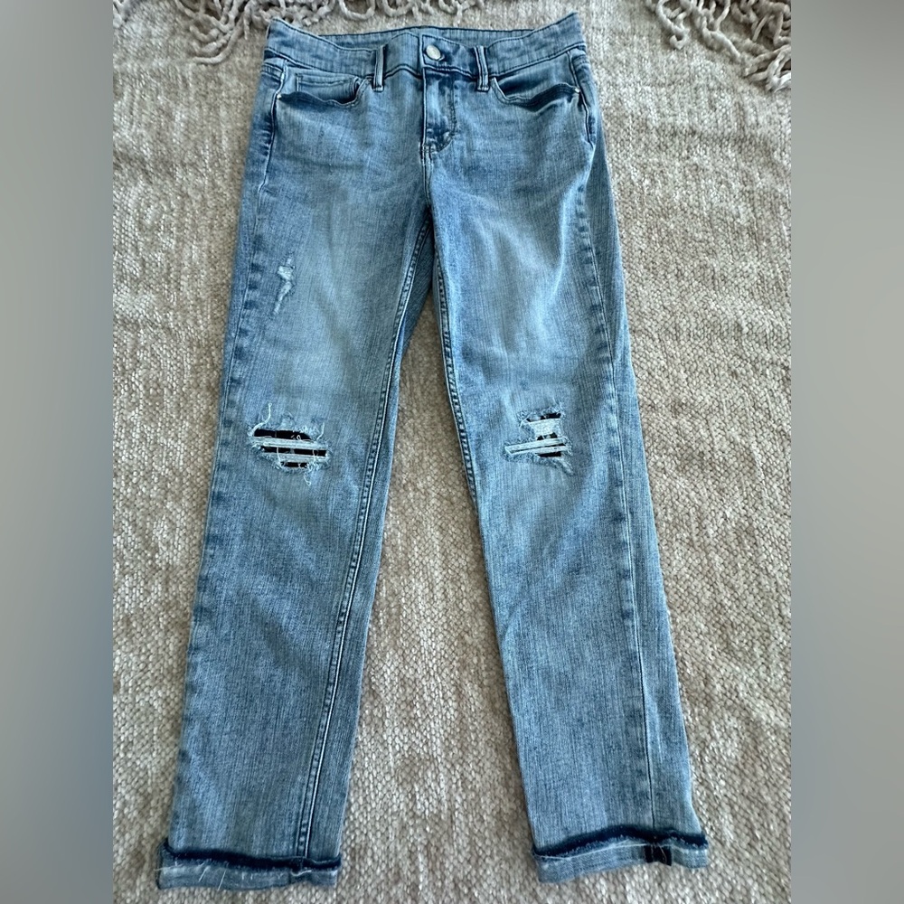 WHBM NWOT Distressed Patch Everyday Soft Blue Jeans! Unbelievably SOFT!